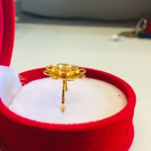 Ladies Gold Fancy Ring