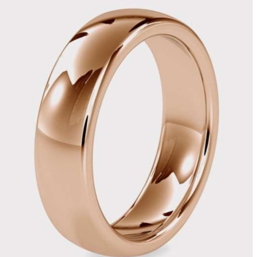 A different variety 18k gold ring 4.9 gms unisex ring with prongs