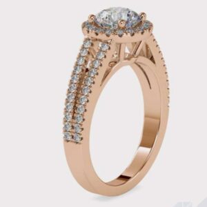 A different variety 18k gold ring 4.17 gms unisex ring with prongs