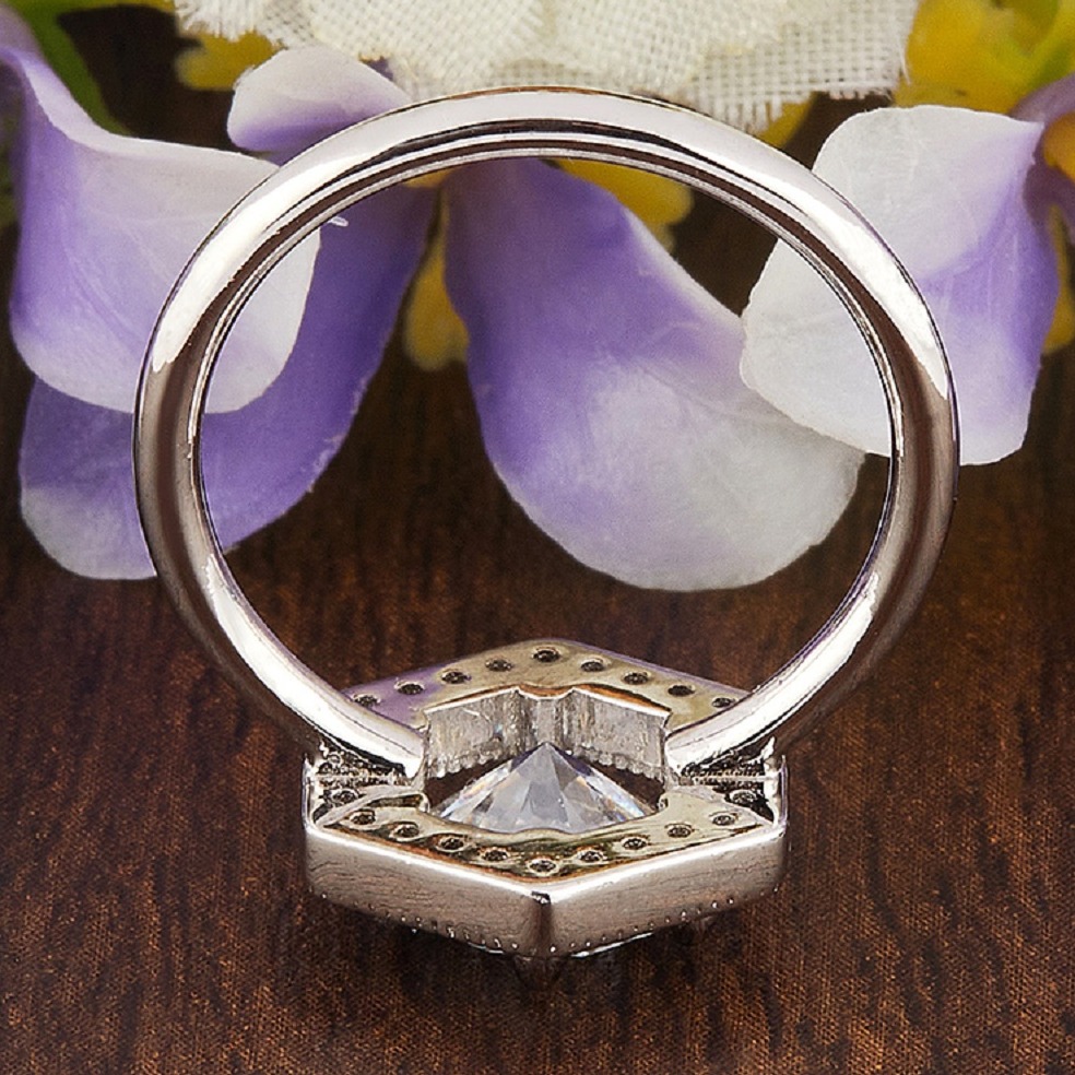 1.76ct Round Moissanite Ring in hexagonal Shape