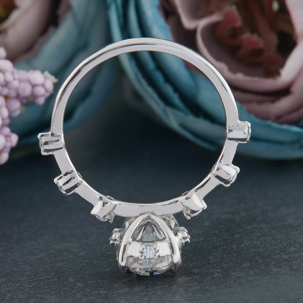 2.05ct Oval Engagement Ring in Platinum