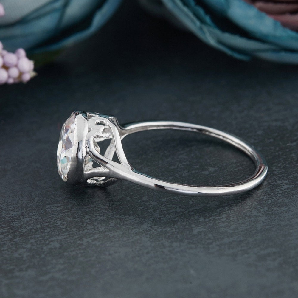 Moissanite diamond ring in silver