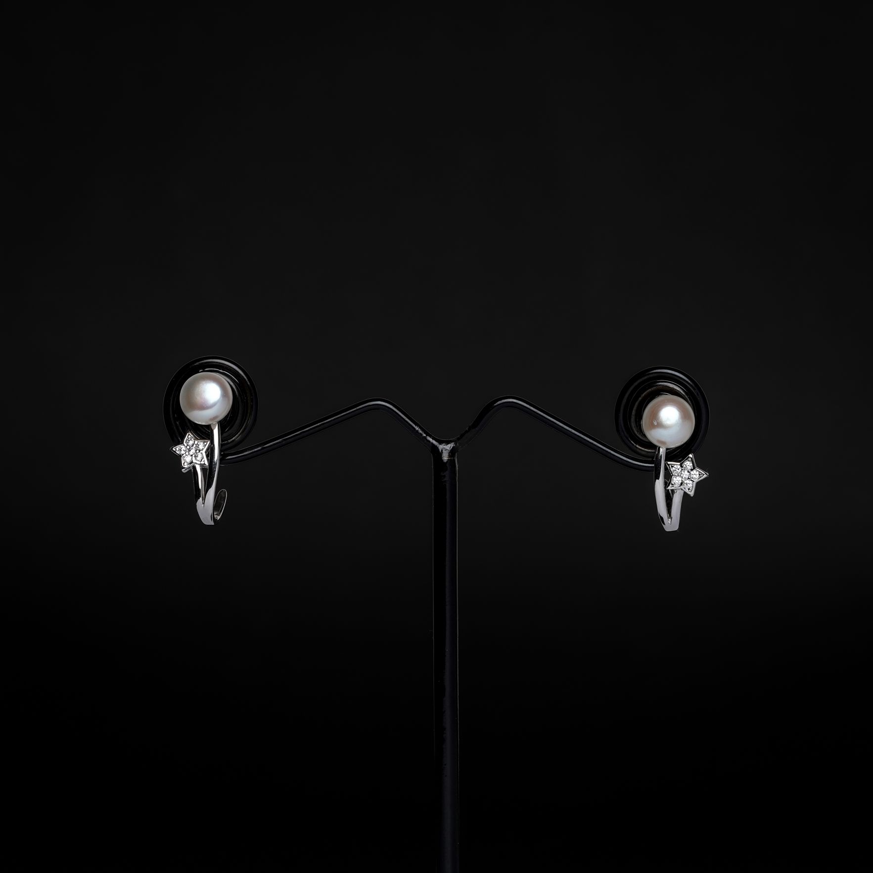 Rositaa Silver Star Design Pearl Earrings With 5 Stone