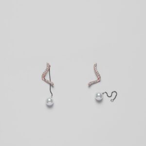Rose Gold Stylish Tail Stoned With White Pearl Earring