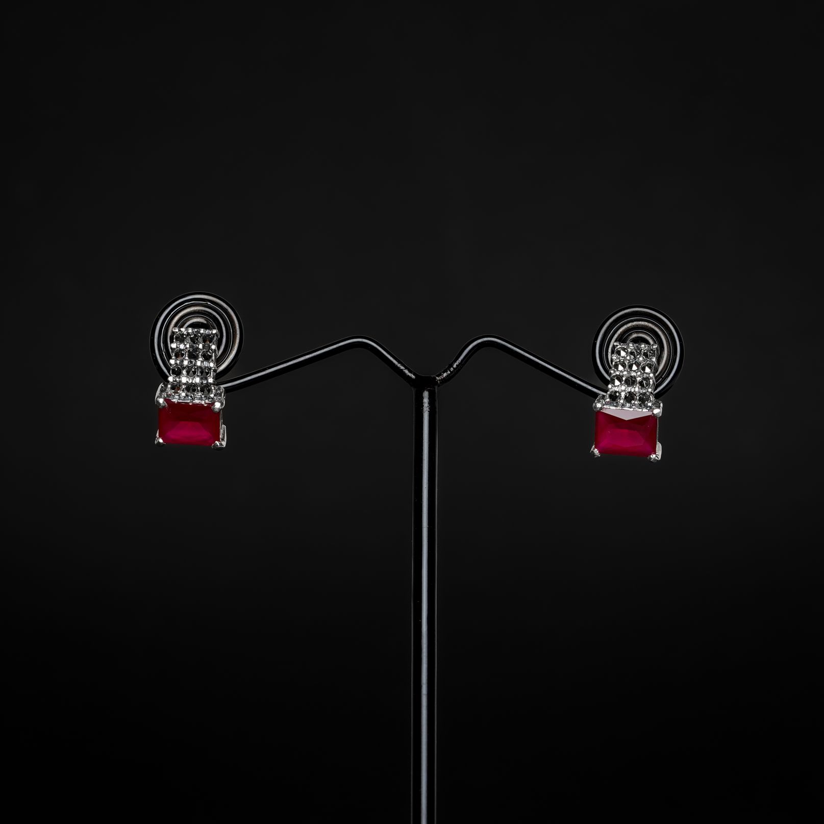 Rositaa Silver Red Emerald Earring