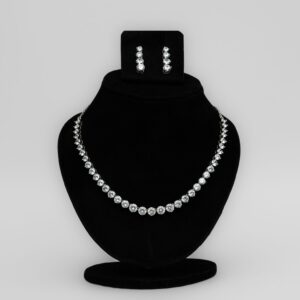 Silver elegant neckline & earrings