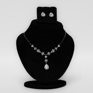 Silver petals neckline with earrings