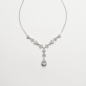 Silver petals neckline with earrings