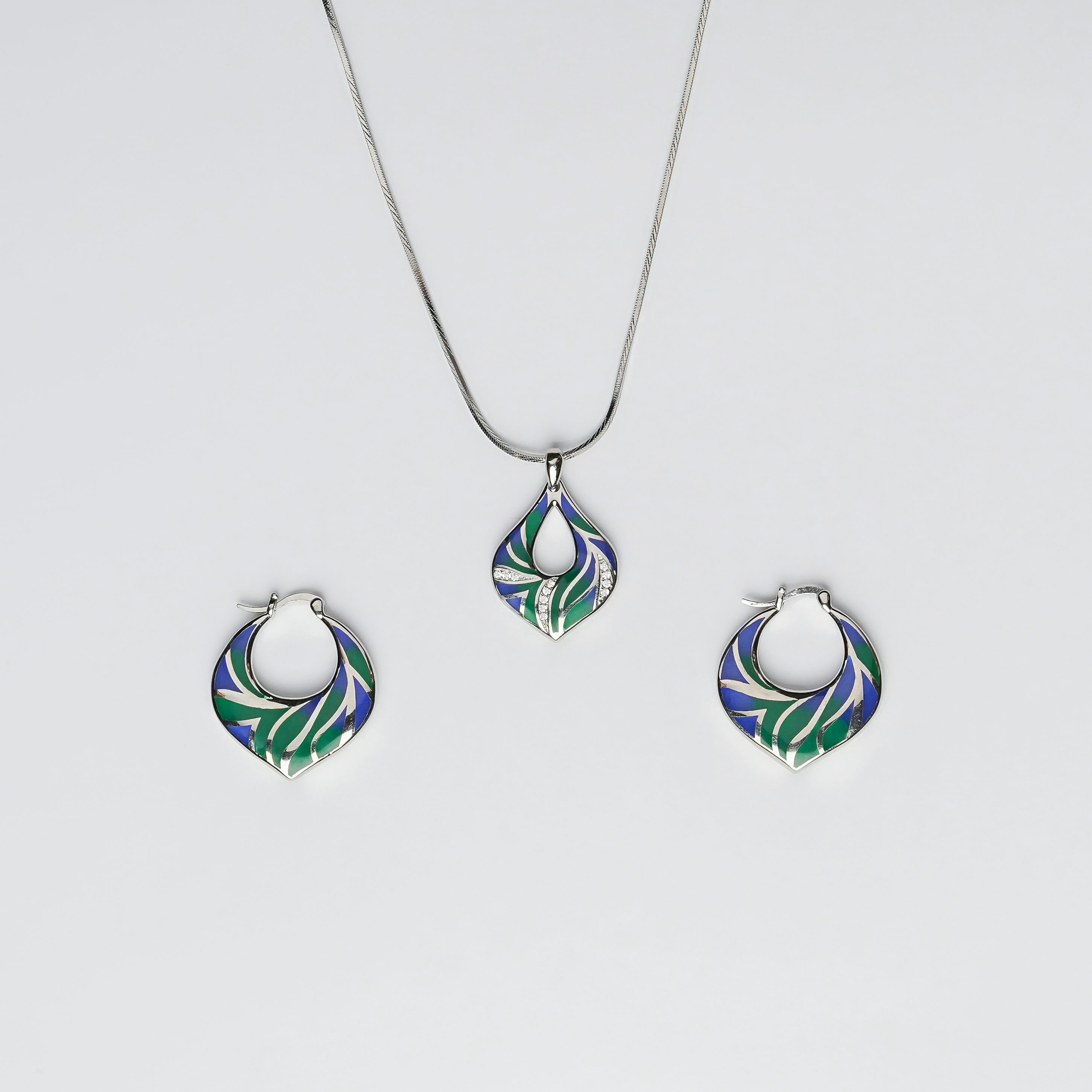 Rositaa Balistyle Green & Purple With Stone Pendant Set