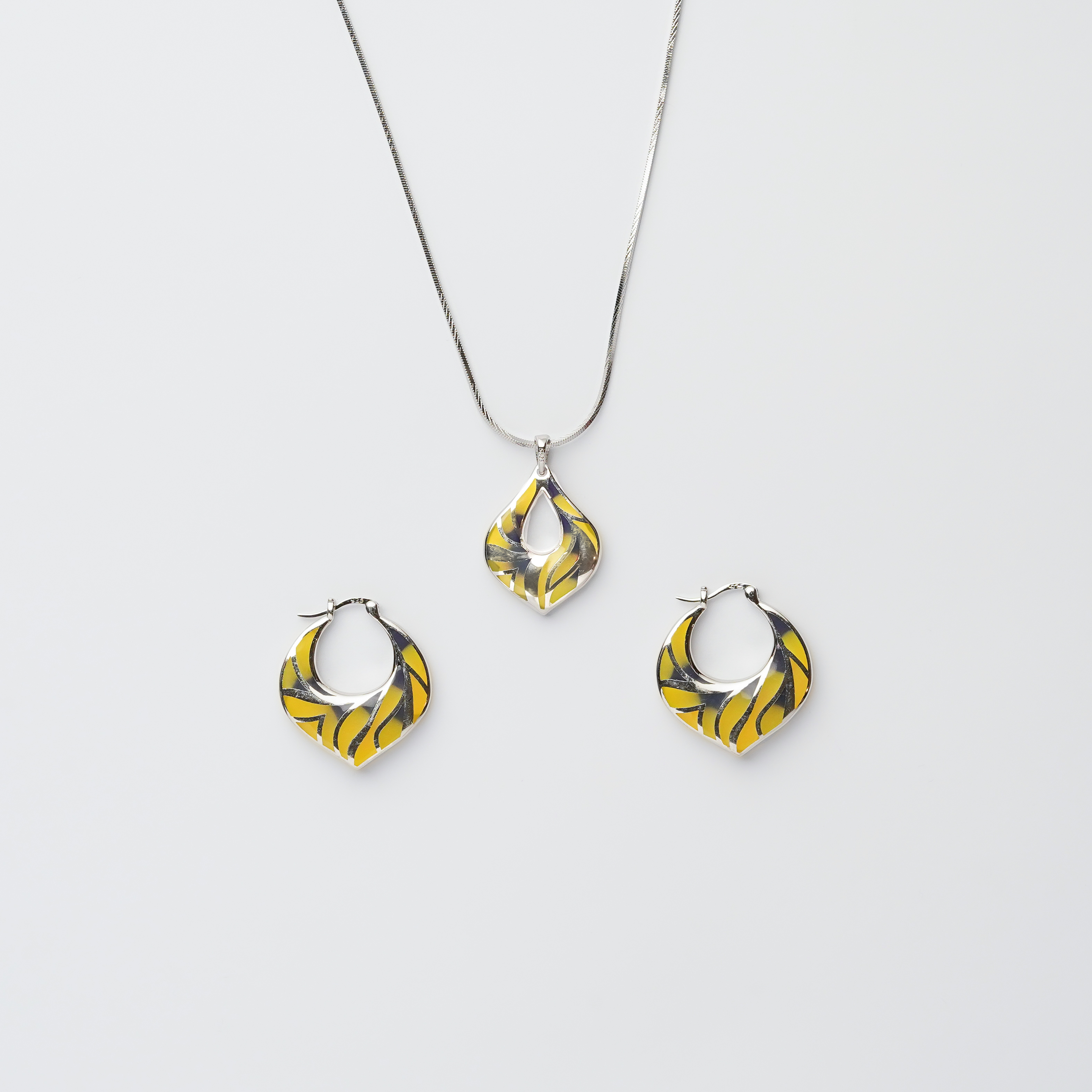 Rositaa Bali Style Pendant Set