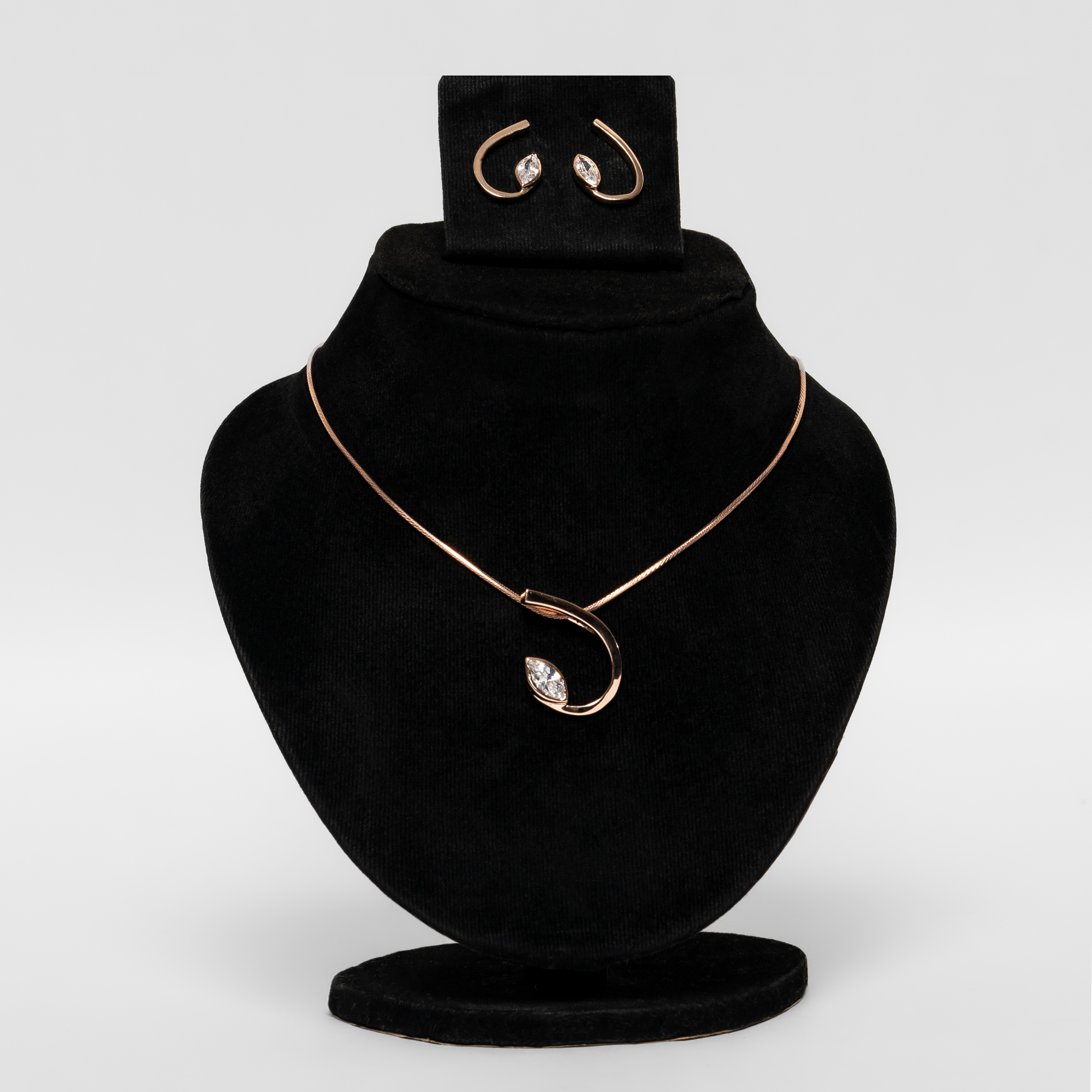 Rose Gold Stylish Pendant Set