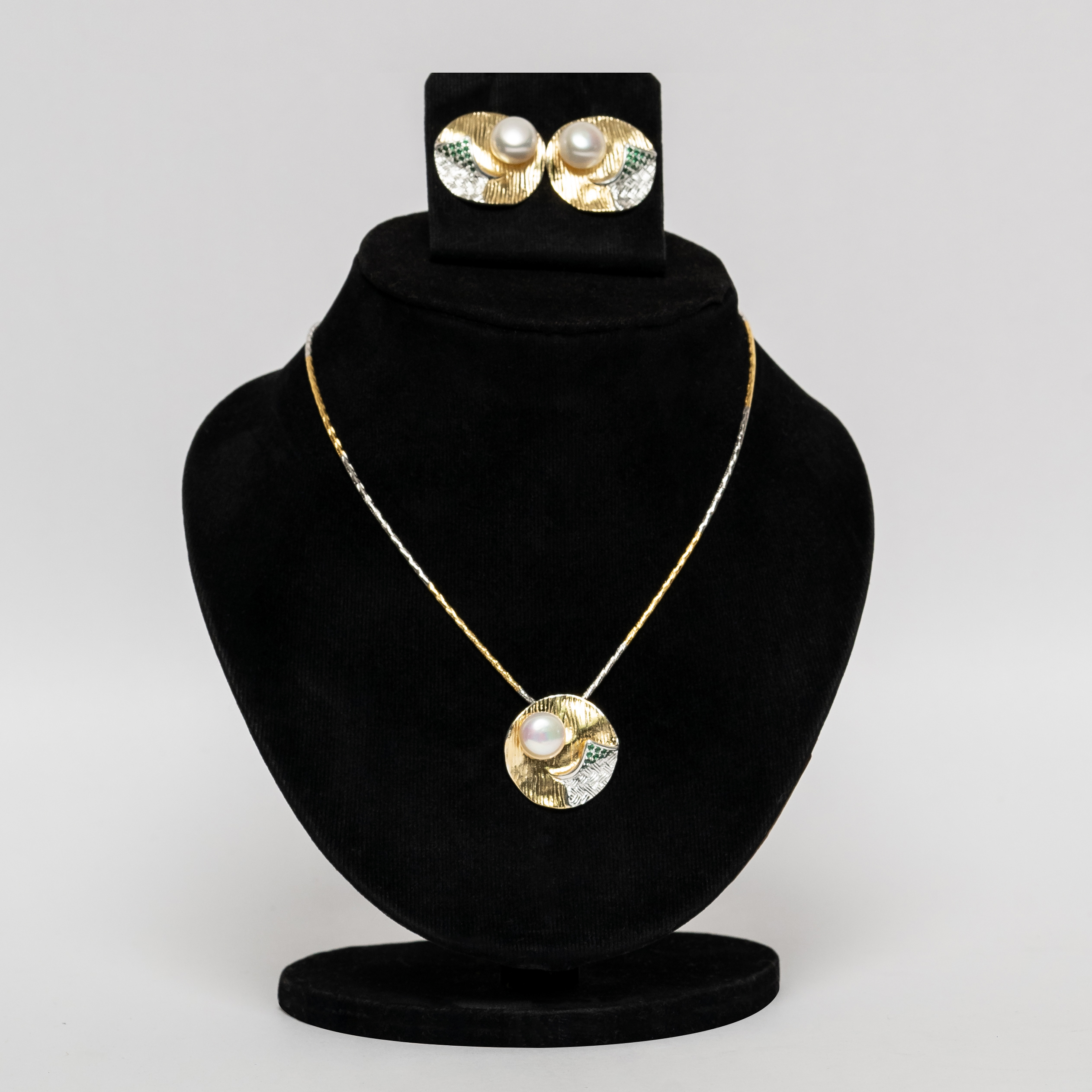Beautiful Silver Gold Pendant Set