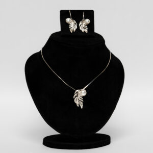 Nature Pearl Pendant Set