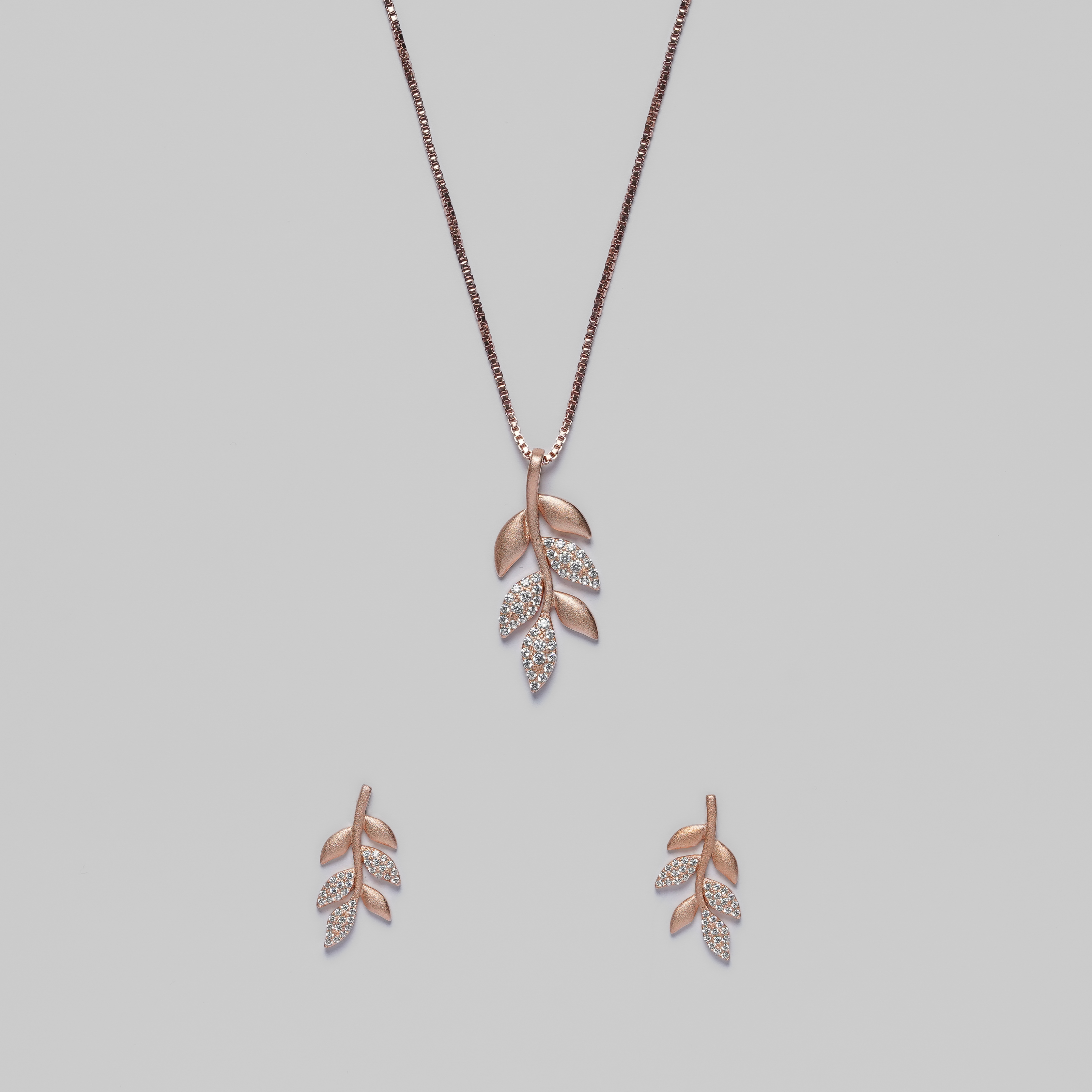 Rositaa Studded Leaf Pendant Set
