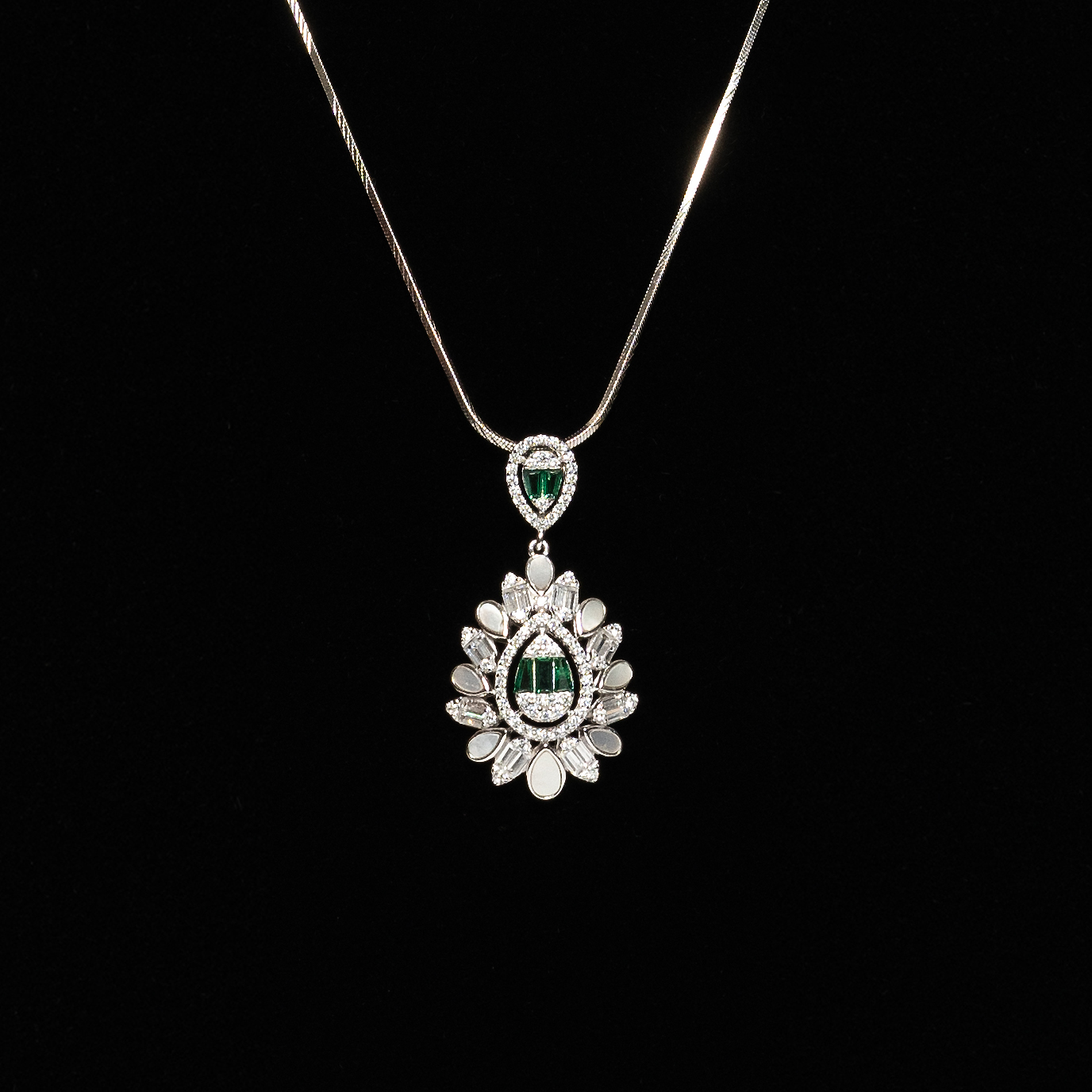 Rositaa Unique Green Stone Pendant Set