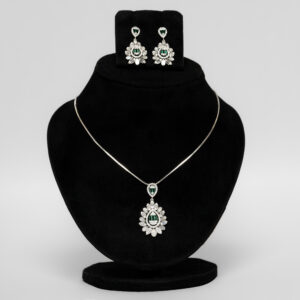 Rositaa Unique Green Stone Pendant Set