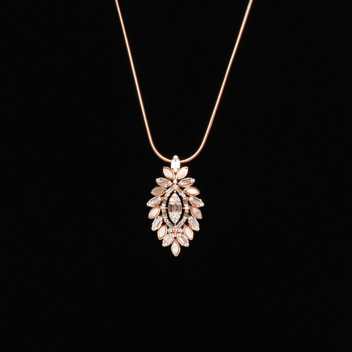 Rositaa Beautiful Leaves Pendant Set