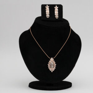 Rositaa Beautiful Leaves Pendant Set