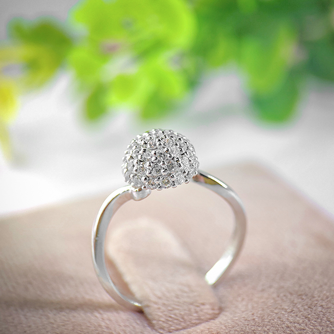 14K Gold Elegant Diamond Ring JLR42