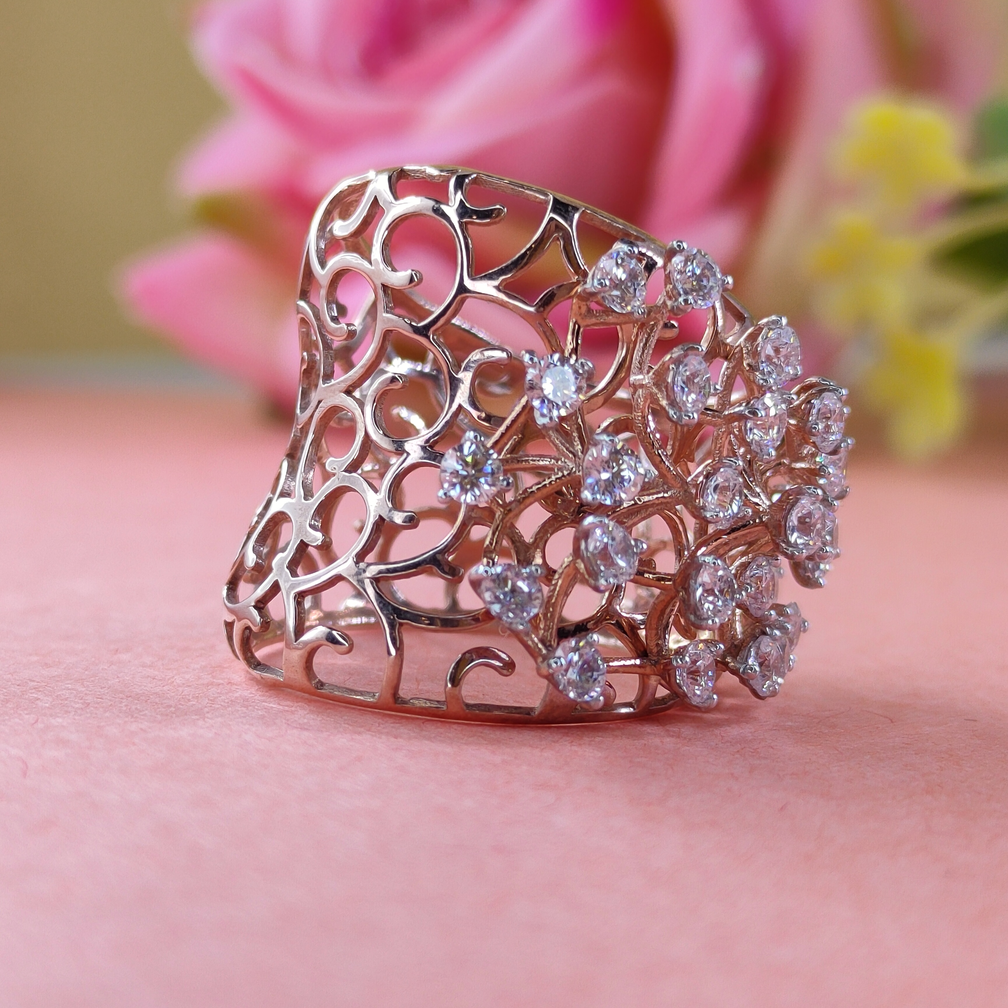 14K Gold Pretty Diamond Ring JLR19