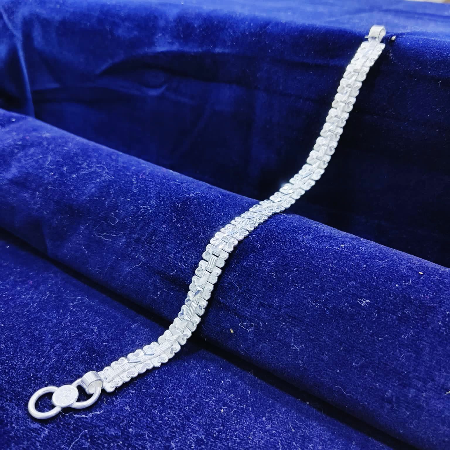 70 K Silver Mens Bracelet