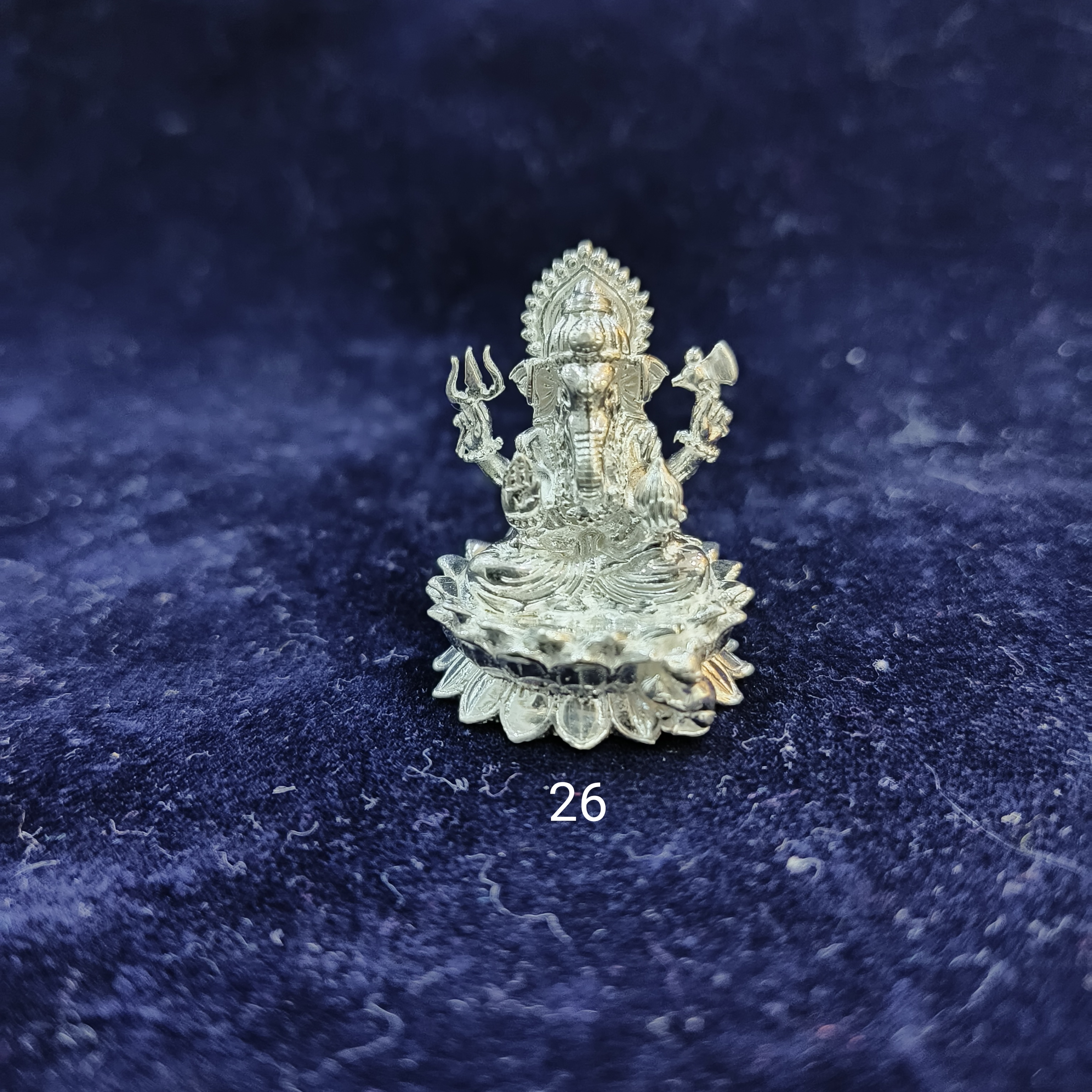 Silver ganpati kamal murti