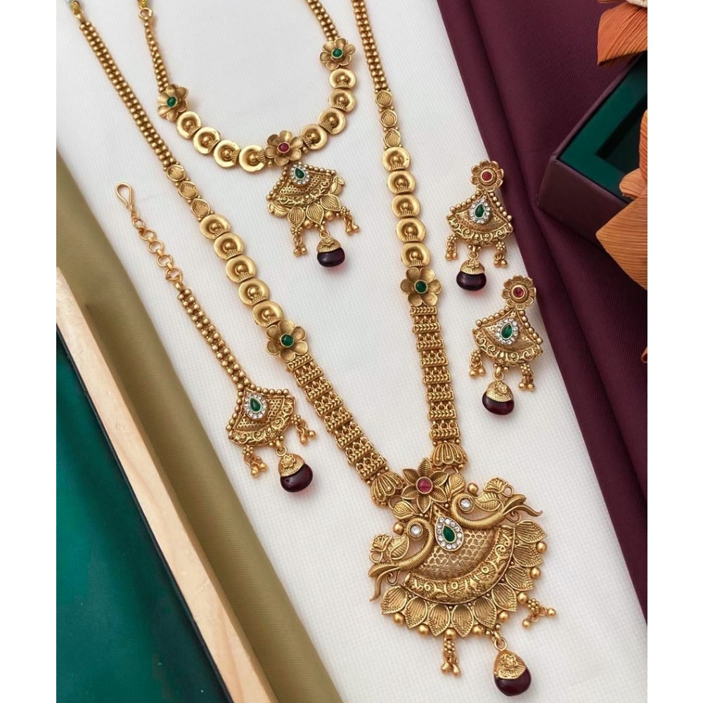 Gold Forming Imitation Combo Necklace Set