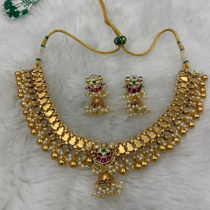 royal Design Imitation Necklace Set