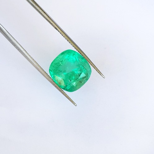 6.71ct cushion Natural green emerald-panna