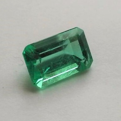 3.56ct emerald-cut green emerald-panna - Image 2