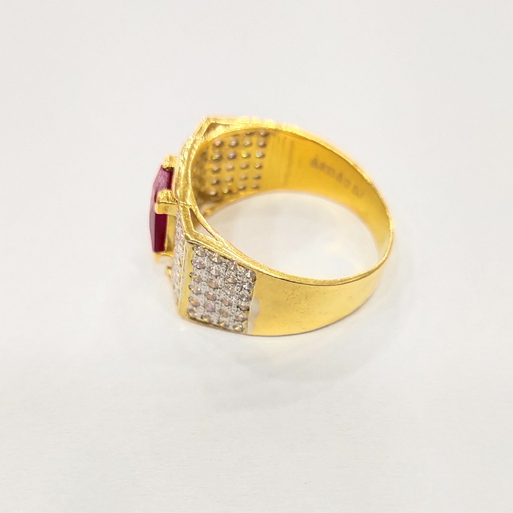 22KT GOLD FANCY RED DIAMOND GENTS RING - Image 2