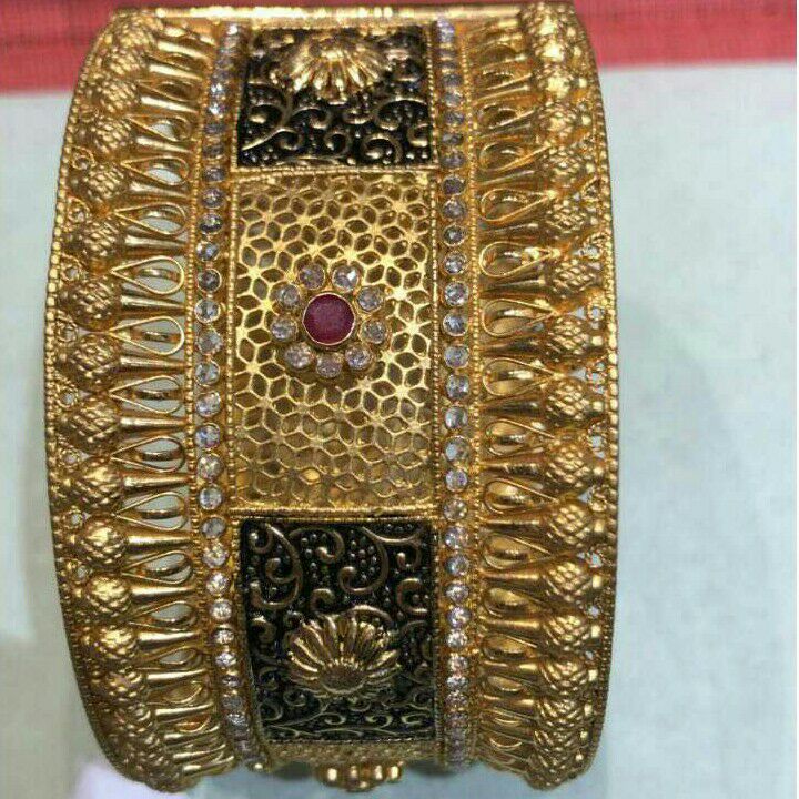 Gold Antique Bangle - Image 3