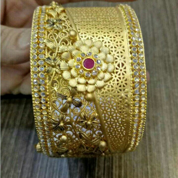 Gold Antique Bangle