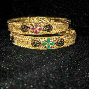 22K Gold Antique Polki Bangle