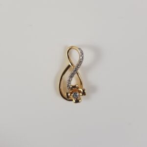 22KT Antique Ladies Diamond Pendant