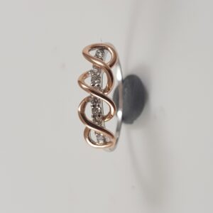 22KT Gold Attractive Ladies Ring