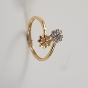 916 Heart Shaped Diamond Ring