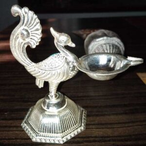 Silver Attractive Vessels