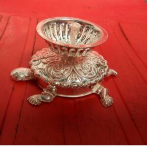 Silver Attractive Vessels