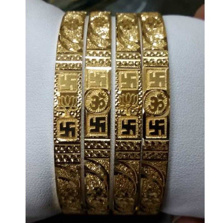 916 Yellow Attractive Gold Bangles