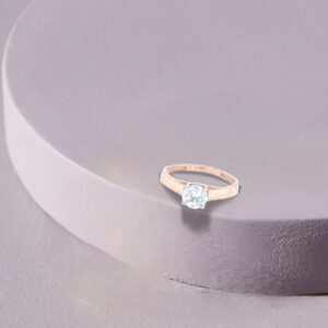Elaborate yellow gold banded finger ring