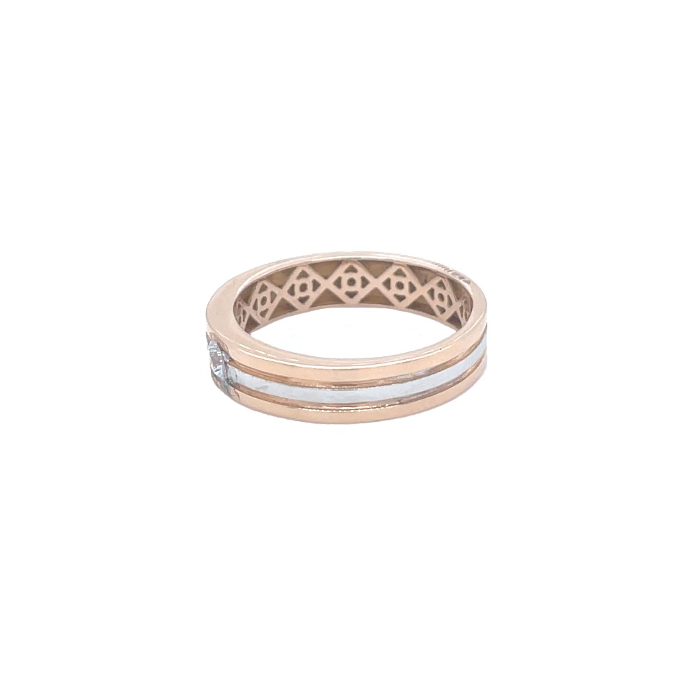 Glittering 18 karat gold
