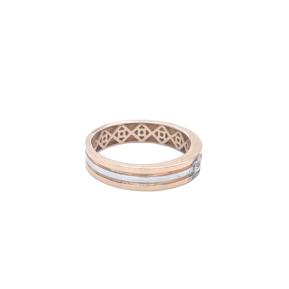 Glittering 18 karat gold