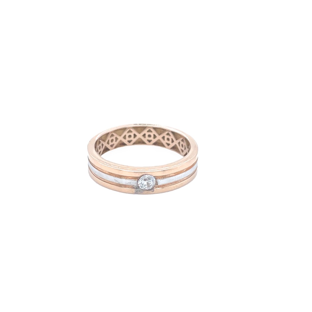 Glittering 18 karat gold