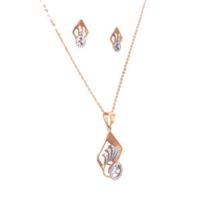 Splendid Gold Pendant And Earrings Set