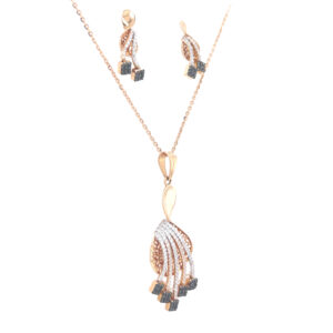 Geometeic Mesh Gold Pendant And Earrings Set