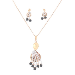 Geometeic Mesh Gold Pendant And Earrings Set