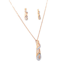 Lush Leaf Motif Gold Pendant Set