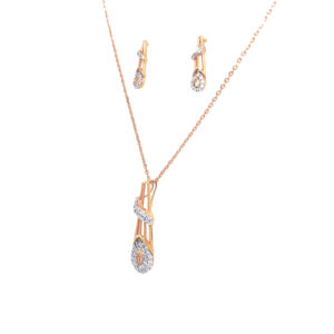 Lush Leaf Motif Gold Pendant Set