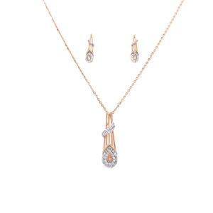 Lush Leaf Motif Gold Pendant Set